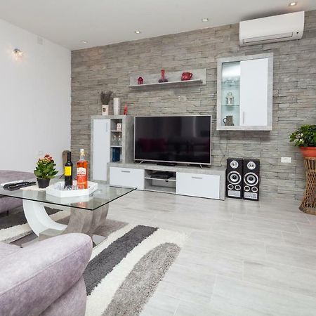 Ferienwohnung New Brend App Matija Pinezici  Exterior foto