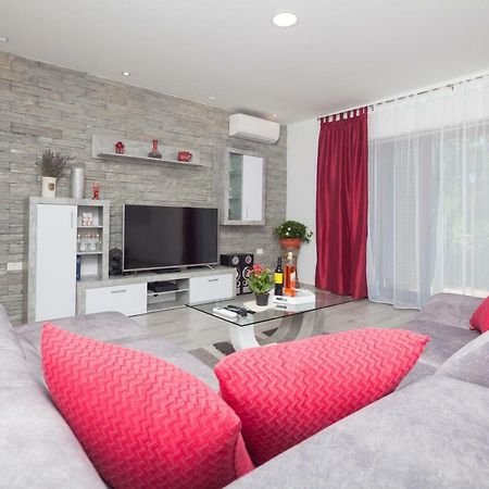 Ferienwohnung New Brend App Matija Pinezici  Exterior foto