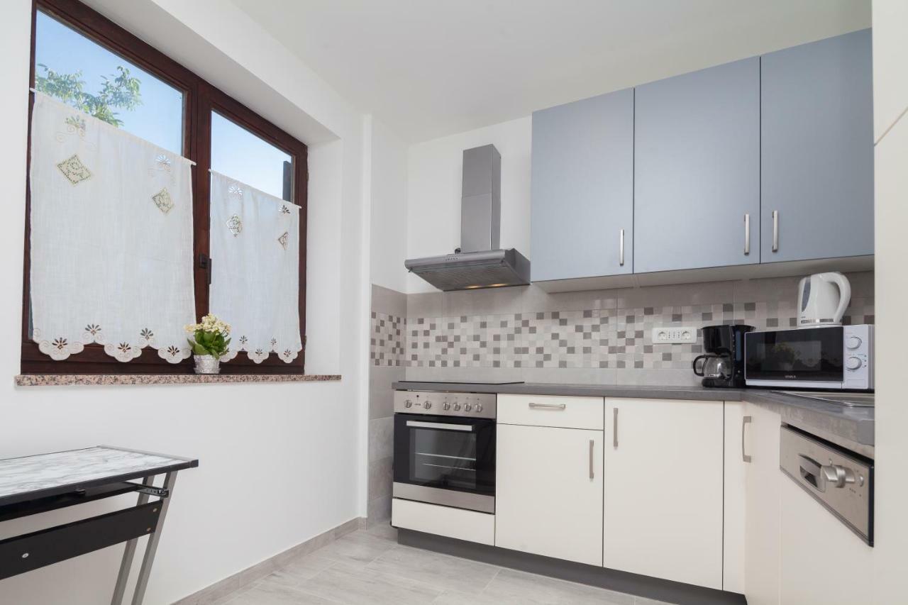 Ferienwohnung New Brend App Matija Pinezici  Exterior foto