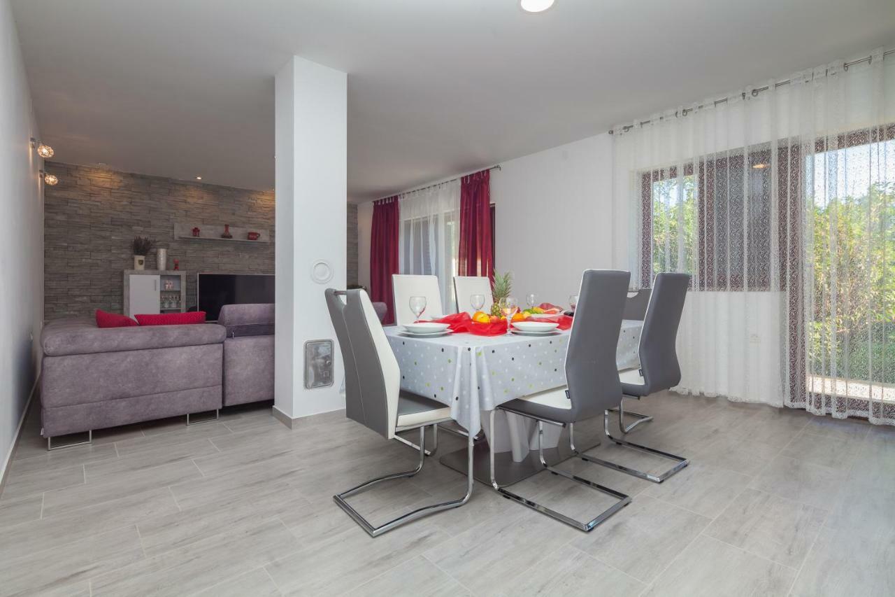 Ferienwohnung New Brend App Matija Pinezici  Exterior foto
